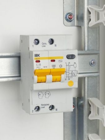 KARAT Дифференциальный автомат АД12 2P 25А 30мА тип AC IEK